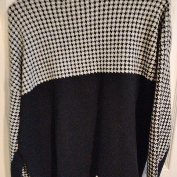 Oliver.O black and white sweater - Picture 2 of 3